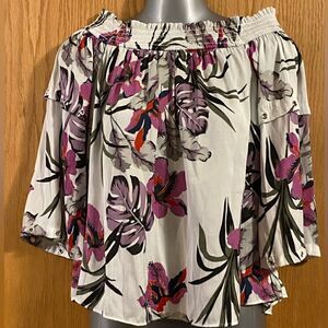 🌺3 for $30🌺Floral Jennifer Lopez 3/4 Sleeve Blouse, size XS. (S101)
